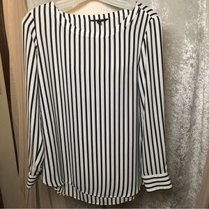 Banana Republic Blouse in Black and White Stripes long sleeve Size Small
